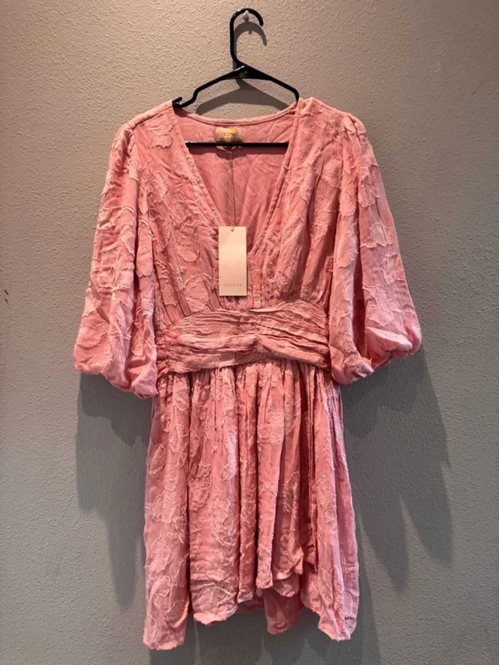 CIEBON Dusty Pink Textured V-Neck Dress - Picture 8 of 10